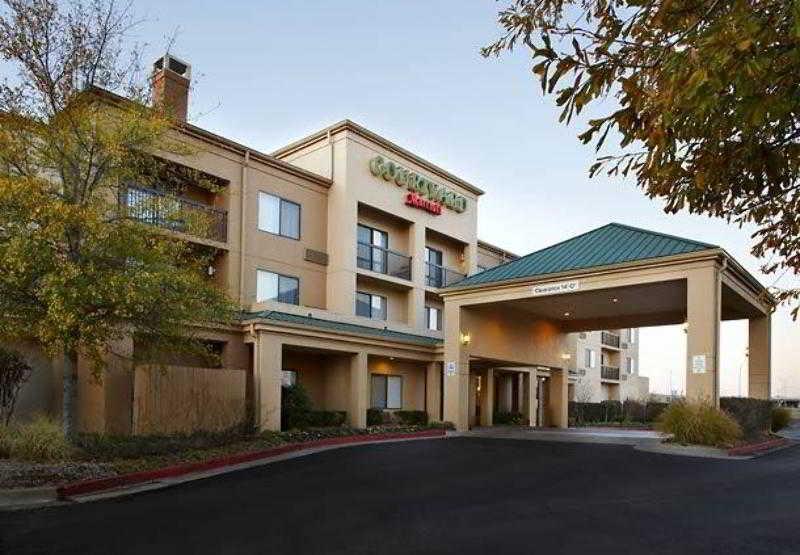 Courtyard By Marriott Tulsa Central Exteriér fotografie