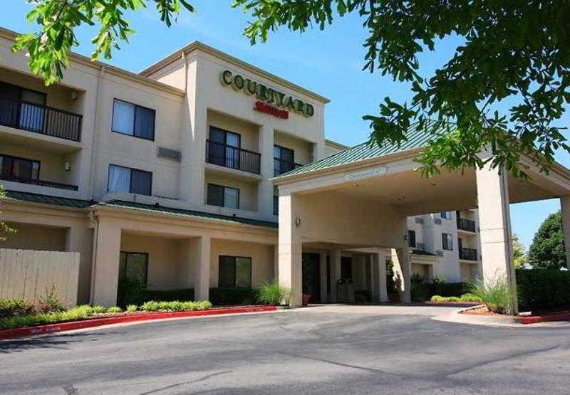 Courtyard By Marriott Tulsa Central Exteriér fotografie