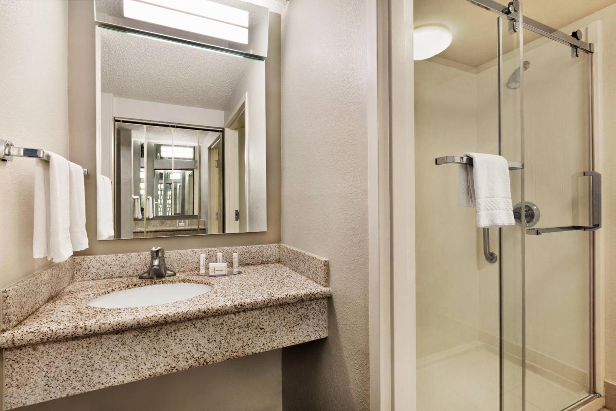 Courtyard By Marriott Tulsa Central Exteriér fotografie